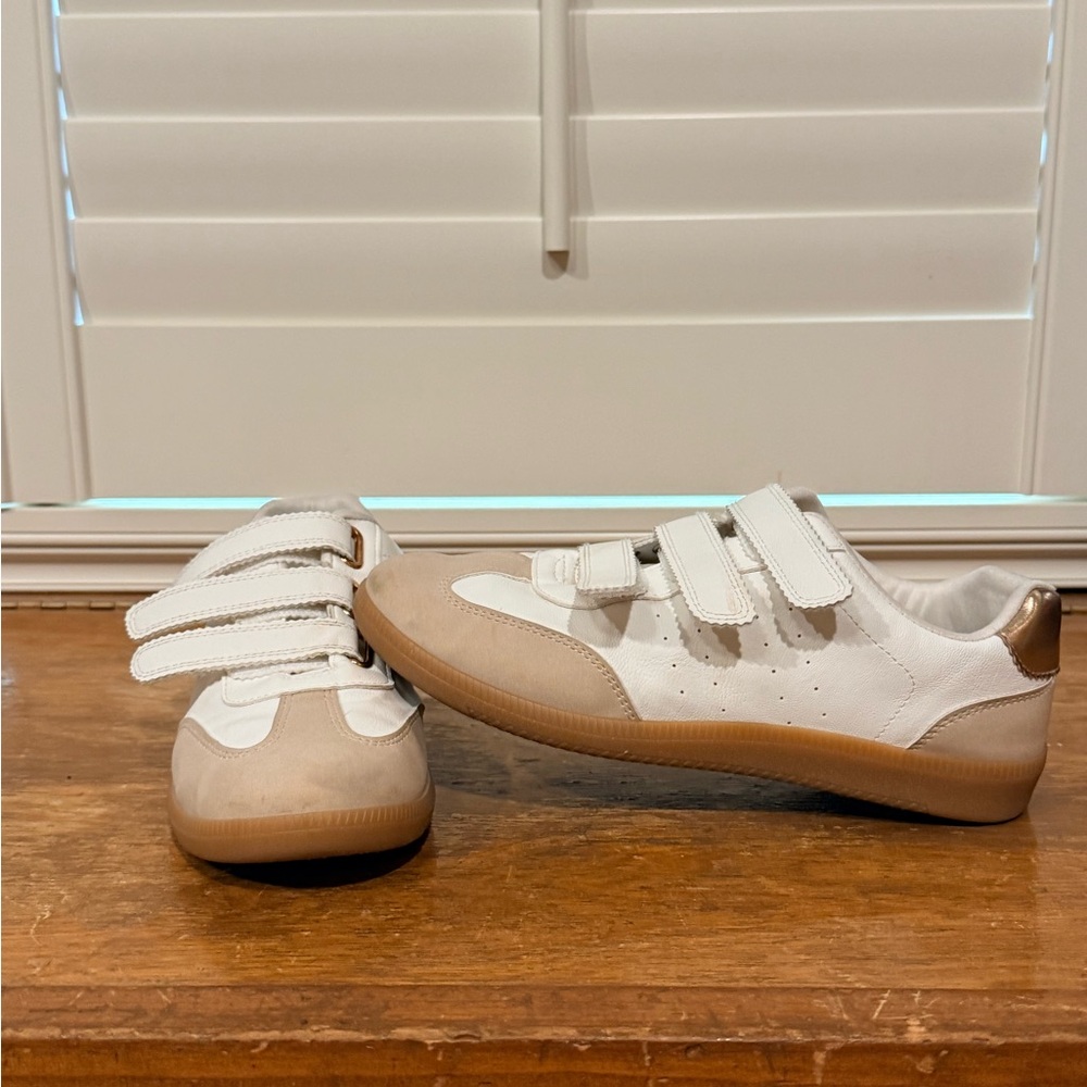 Dolce Vita Notice Velcro Sneakers Beige Gold Size 7 Trendy Strap Shoes